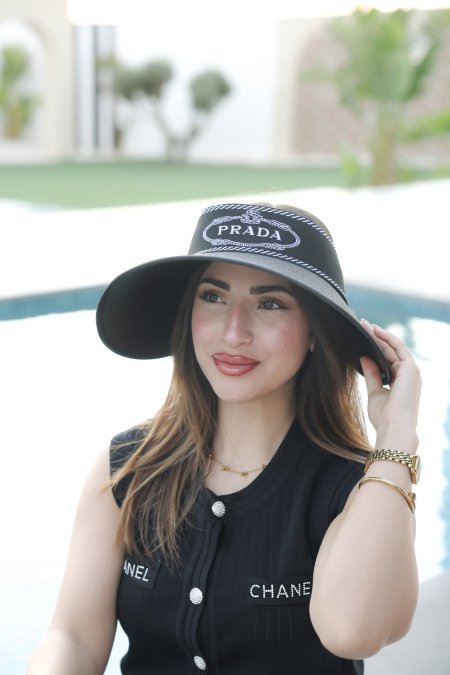 طاقية PRADA